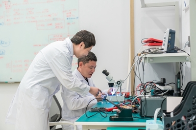 太赫茲測(cè)溫、納米噴劑防霧、無(wú)人機(jī)執(zhí)勤 寶安智造助力科技戰(zhàn)疫